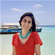 Laureata in psicologia. Madrelingua spagnola